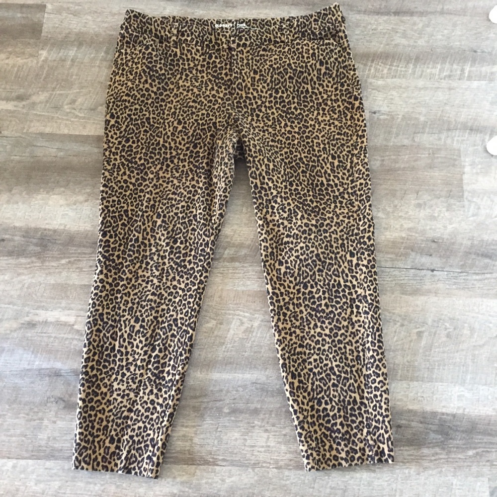 Old Navy Pixie Ankle Pants